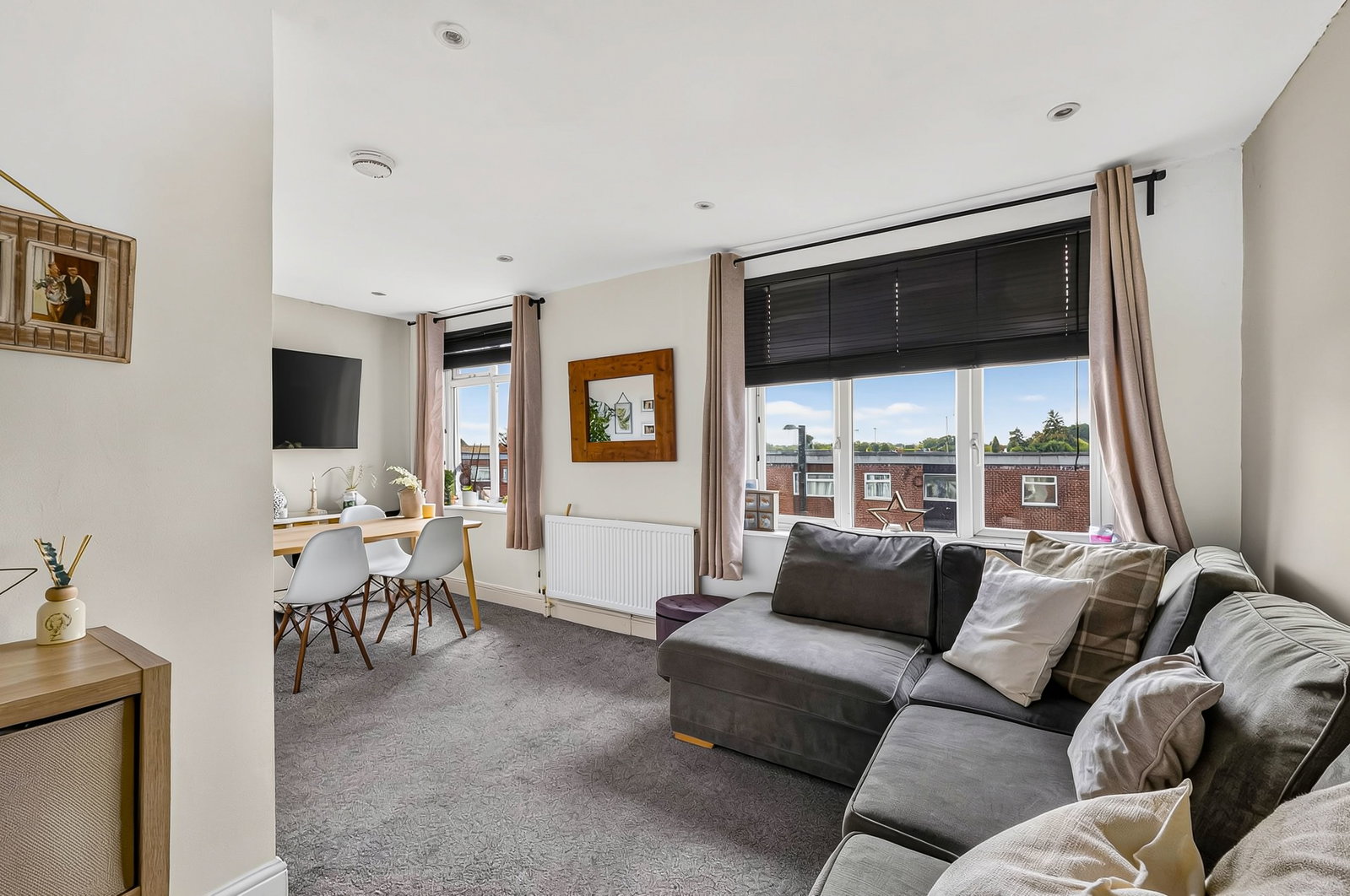 Flat for sale in South Croydon, Addington Road, South Croydon, CR2 8LH, 1013 m²