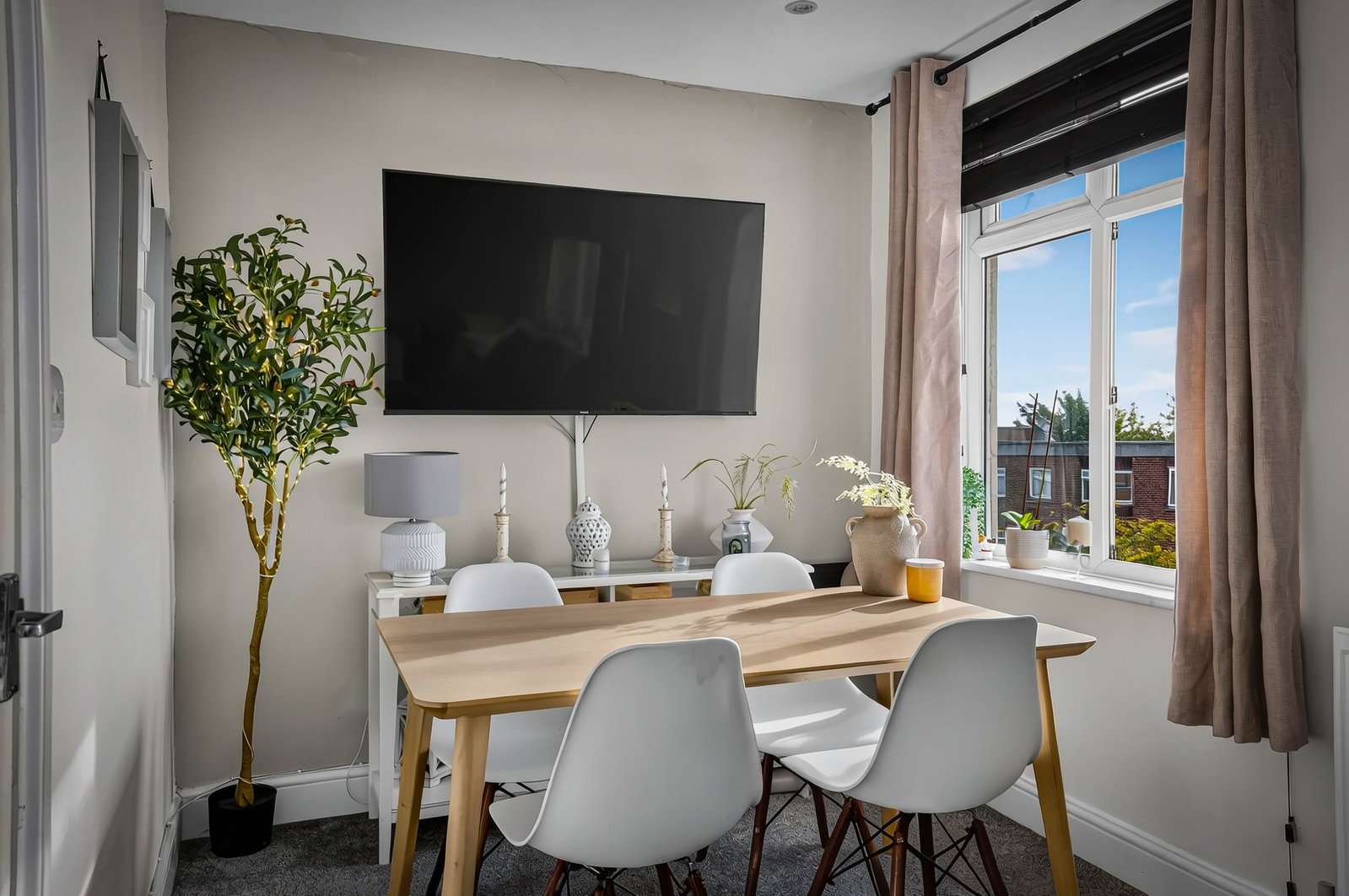 Flat for sale in South Croydon, Addington Road, South Croydon, CR2 8LH, 1013 m²