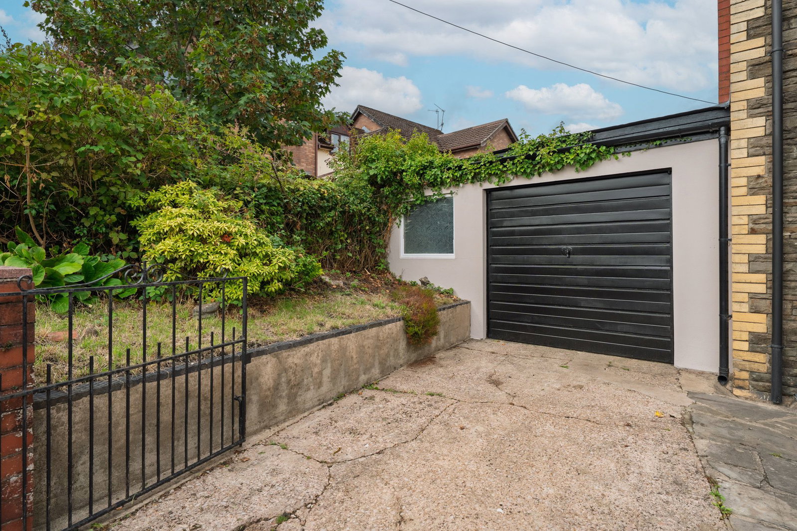 Semi Detached House for sale in Pontypool, School Lane , Wainfelin , Pontypool