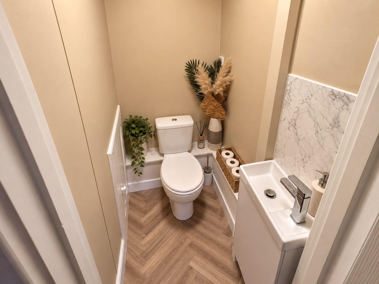 End Of Terrace House for sale in Swindon, Jubilee Road, Swindon, SN2 2LW