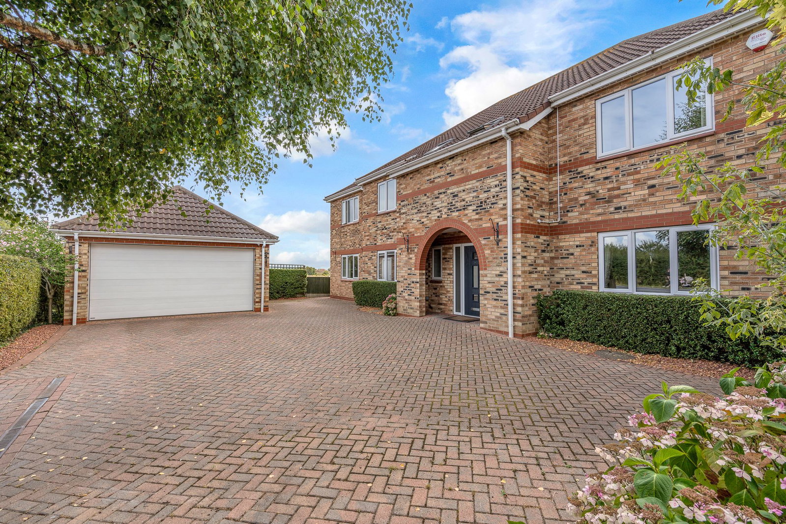 Detached House for sale in Grimsby, Waltham Grimsby, 2571 m²
