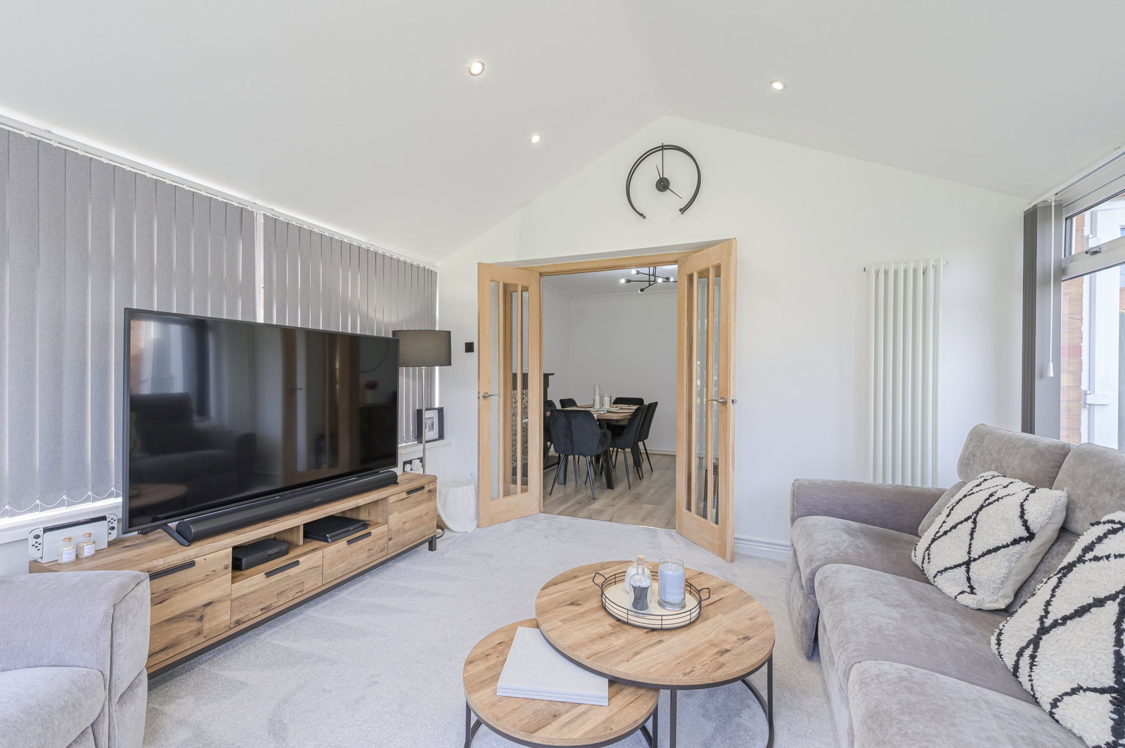 Detached House for sale in Walsall, Boundary Road, Walsall Wood, 915 m²