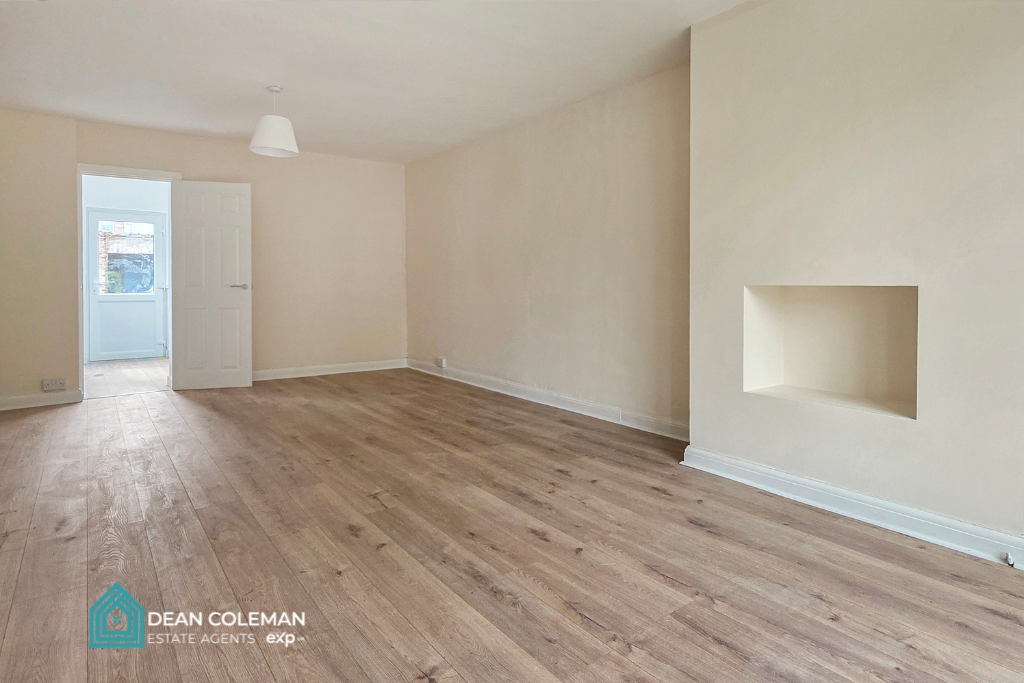 Semi Detached House for sale in Birmingham, Rednal Road, Kings Norton, B38 8HP, 994 m²