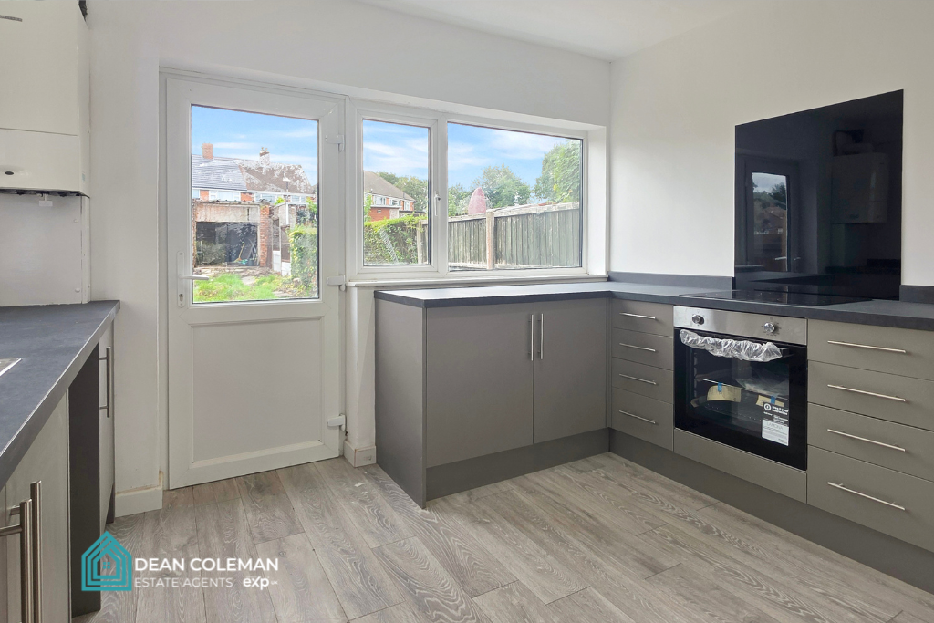 Semi Detached House for sale in Birmingham, Rednal Road, Kings Norton, B38 8HP, 994 m²