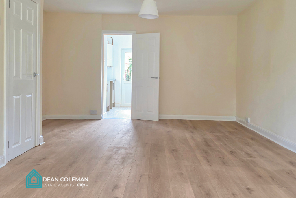 Semi Detached House for sale in Birmingham, Rednal Road, Kings Norton, B38 8HP, 994 m²