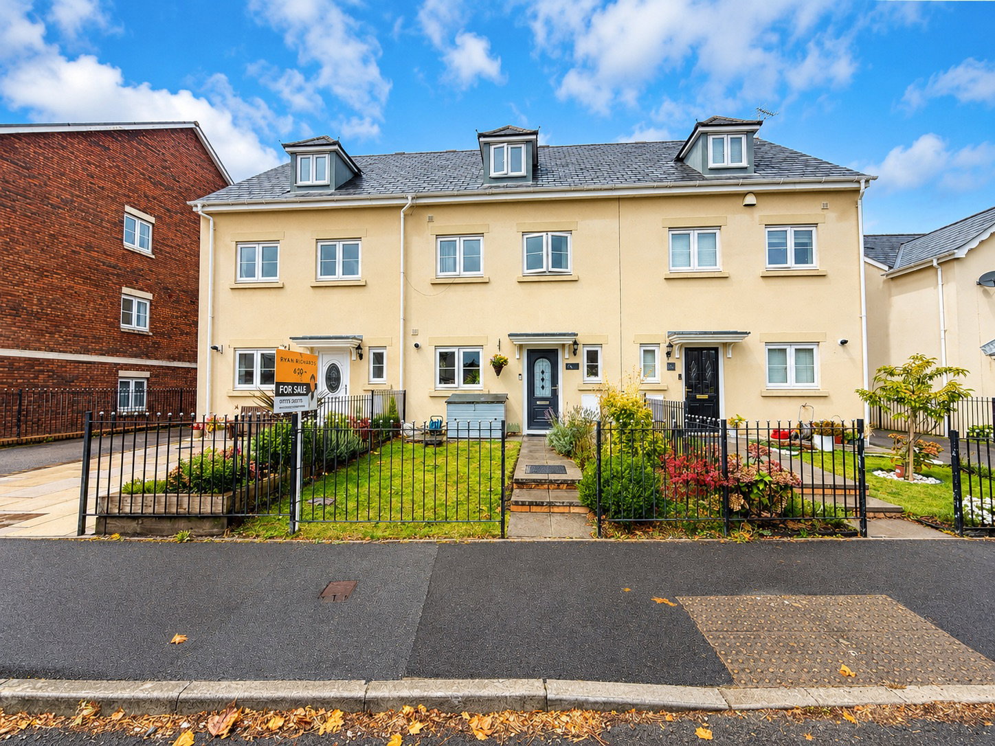 Town House for sale in Swansea, Tyn Y Bonau Road, Pontarddulais, Swansea, West Glamorgan SA4 8RY