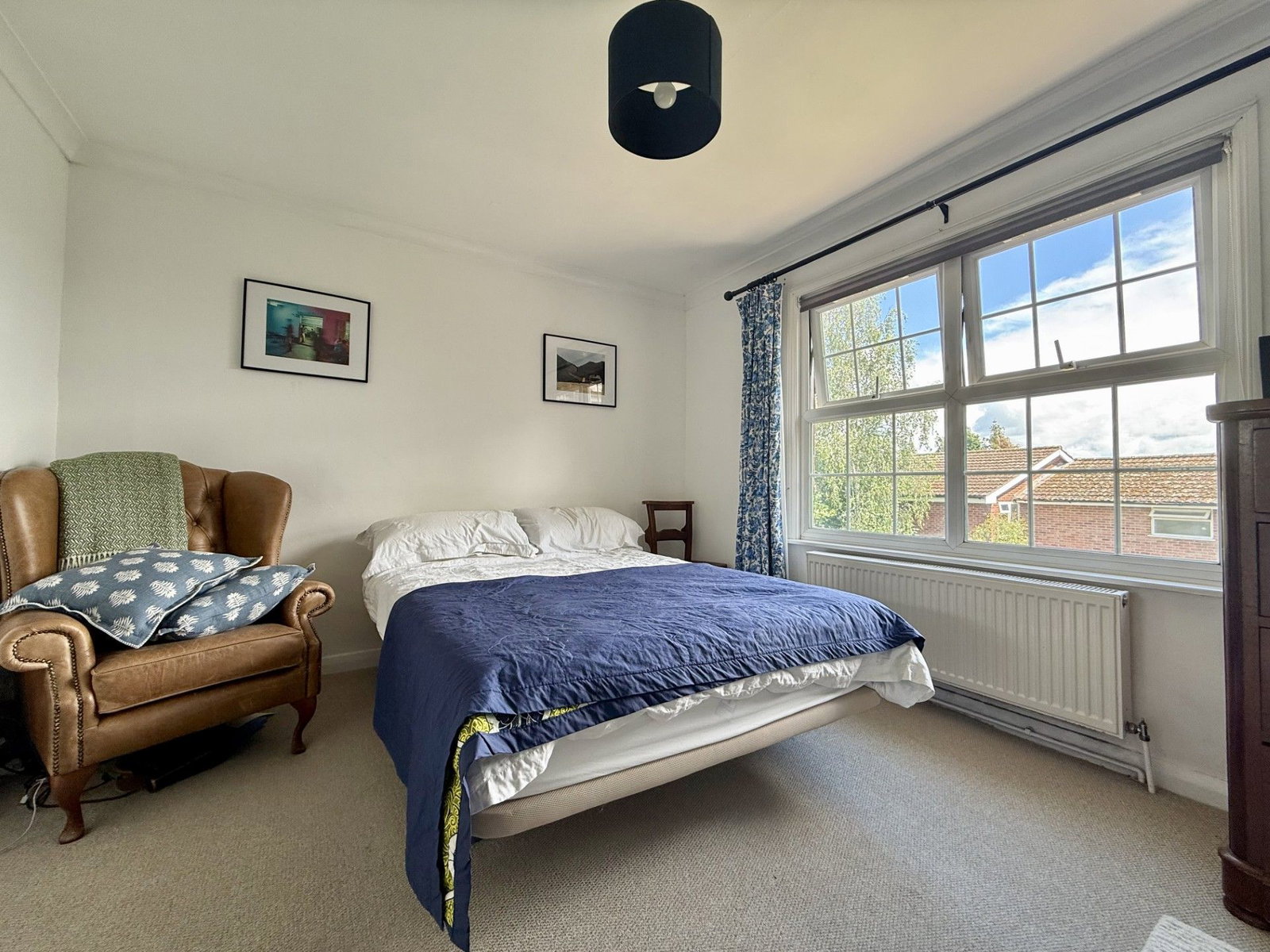 Semi Detached House for sale in Gloucester, Maisemore, GL2, 1055 m²