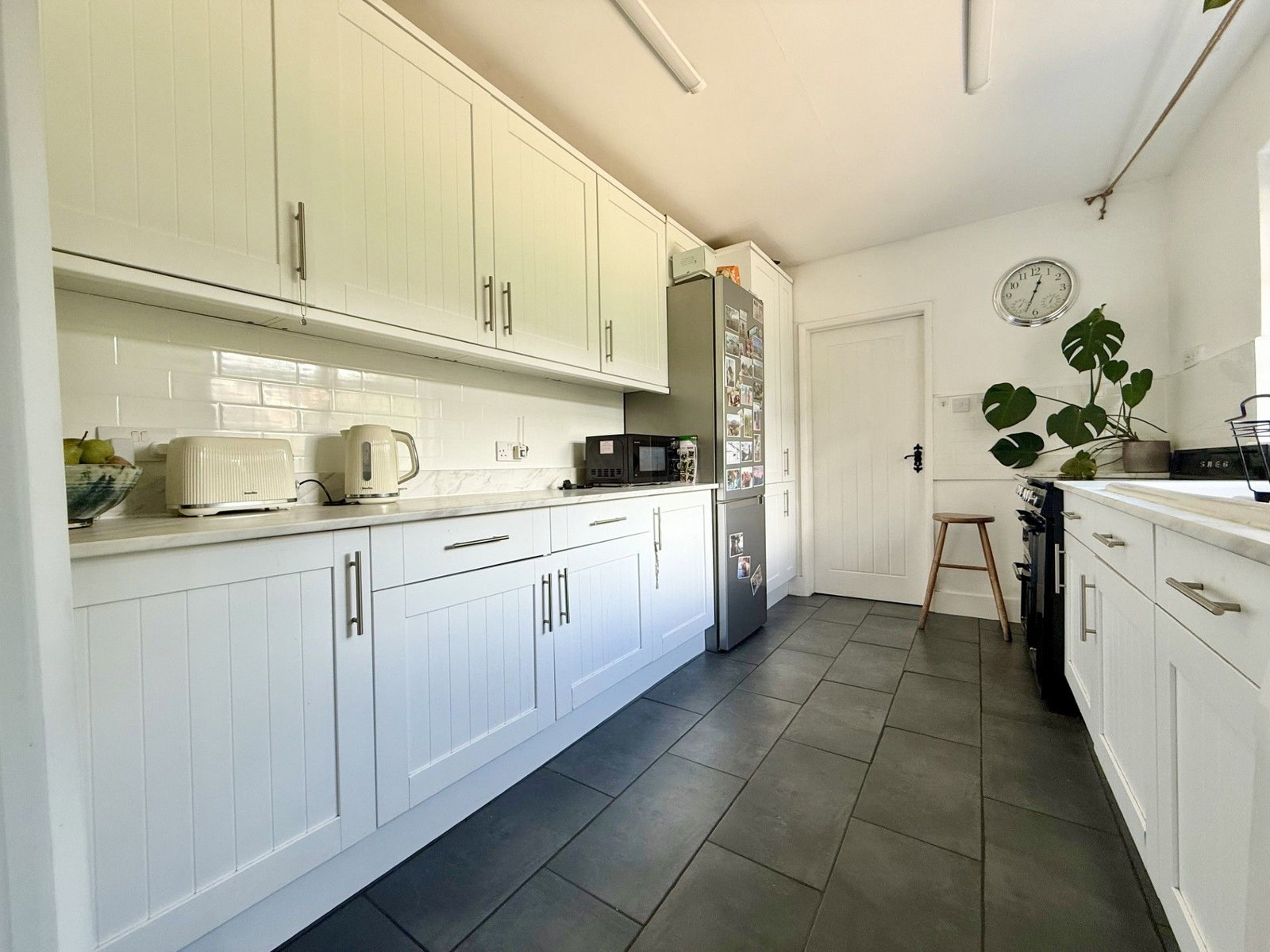 Semi Detached House for sale in Gloucester, Maisemore, GL2, 1055 m²