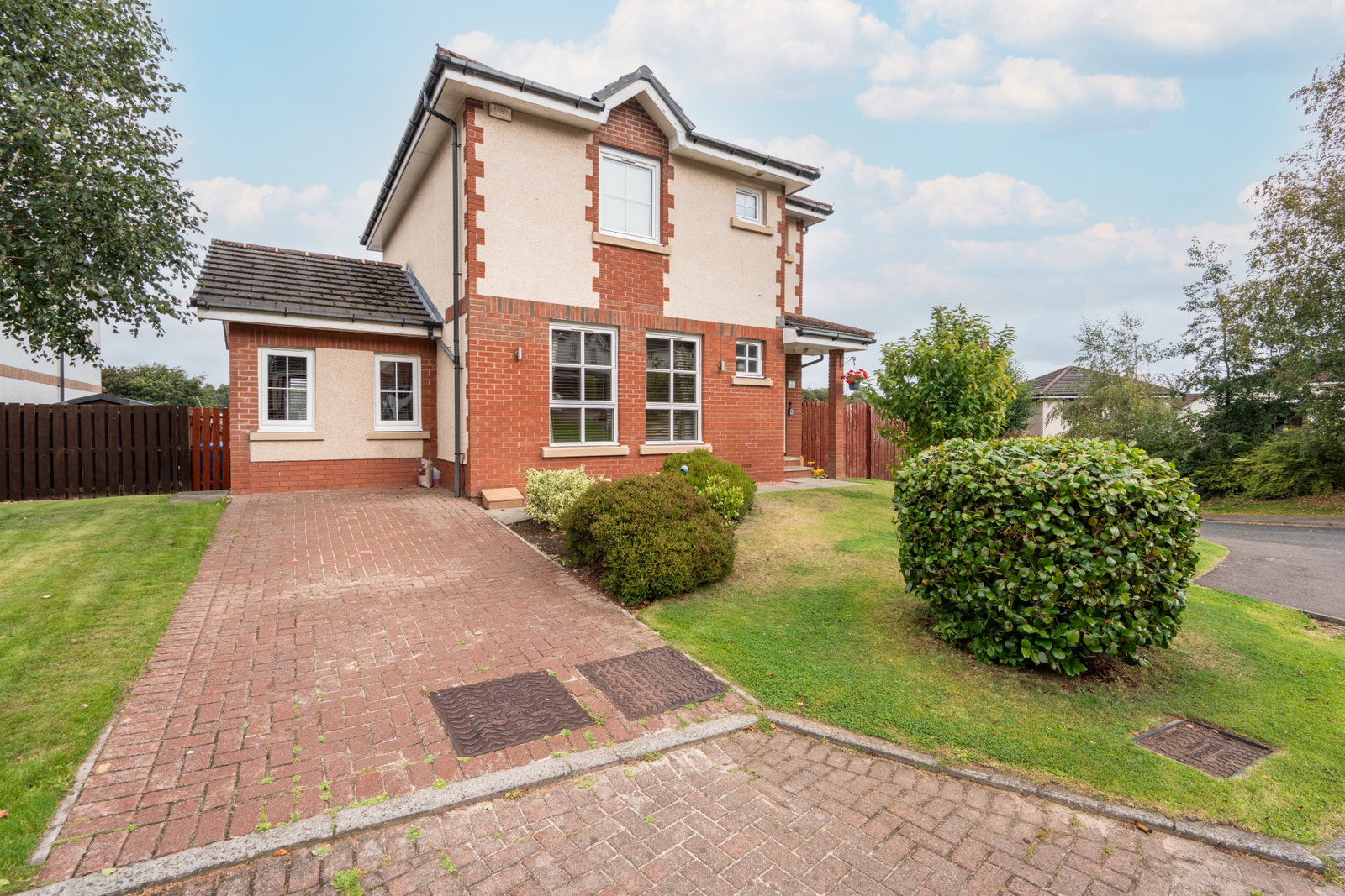 Detached House for sale in Kirkcaldy, Fordell Gardens, Kirkcaldy, KY2 5TL