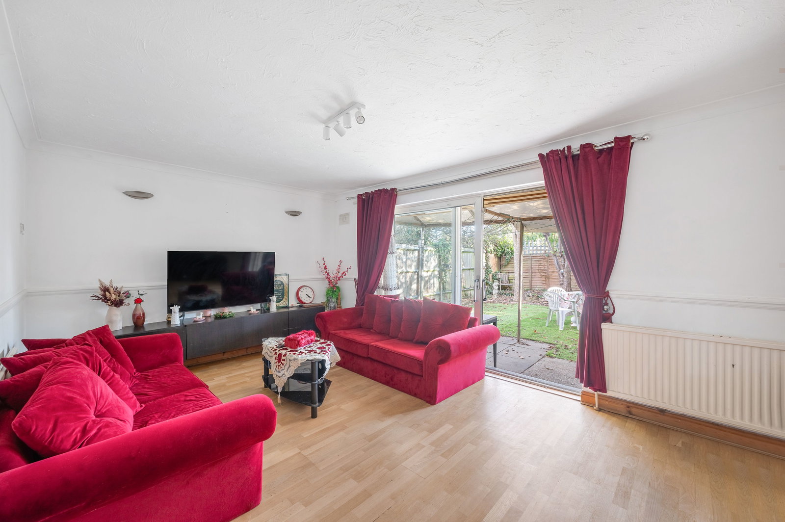 End Of Terrace House for sale in London, St. Pauls Close, Ealing, W5, 927 m²