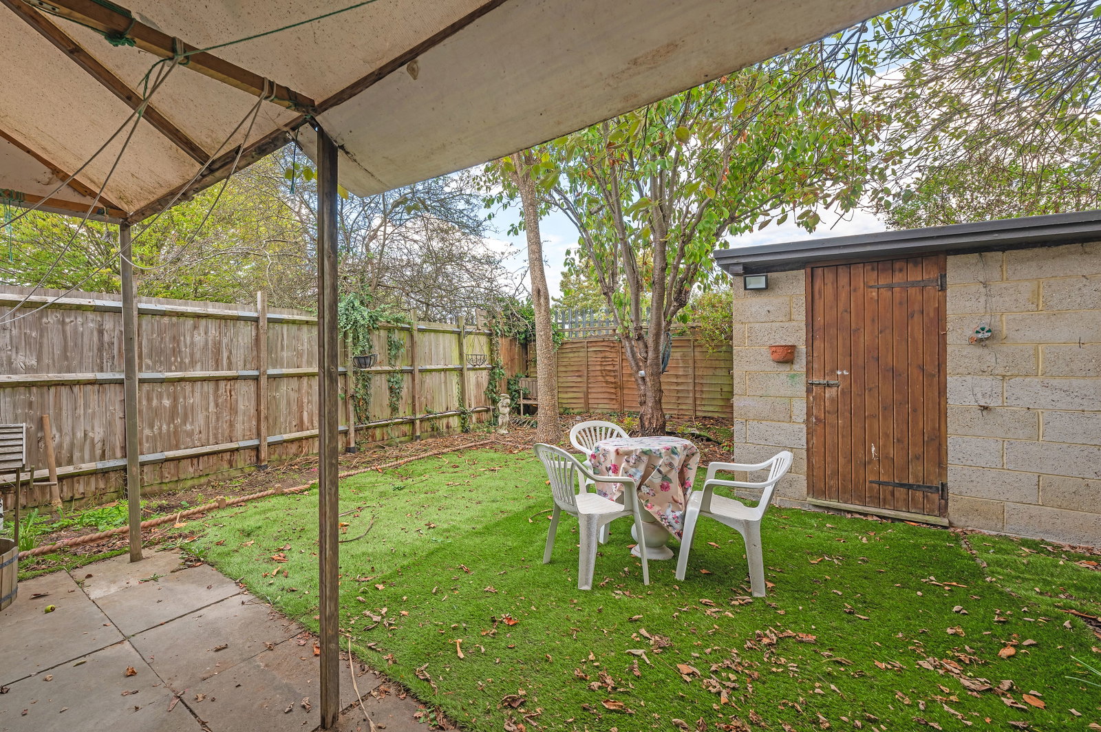 End Of Terrace House for sale in London, St. Pauls Close, Ealing, W5, 927 m²