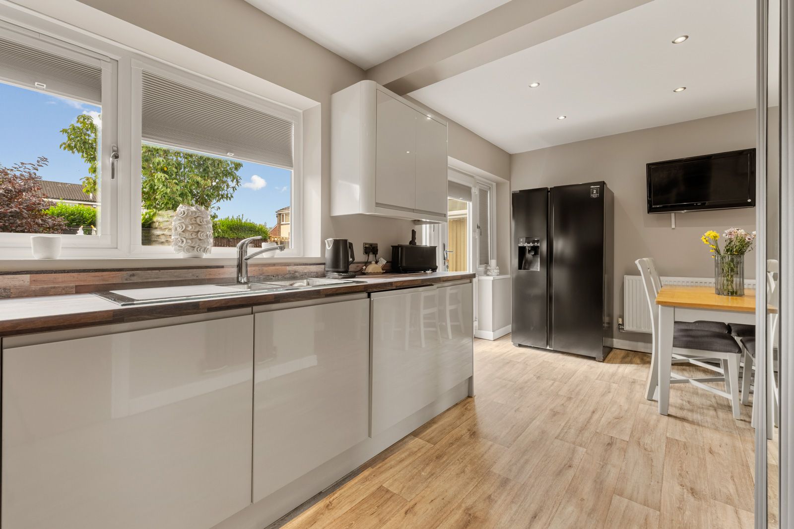 Semi Detached House for sale in Bradford, Wilson Road, Wyke