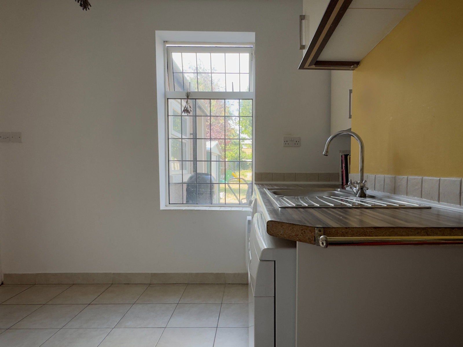 Terraced House for sale in Margate, Addiscombe Road, Margate, CT9 2SU, 855 m²