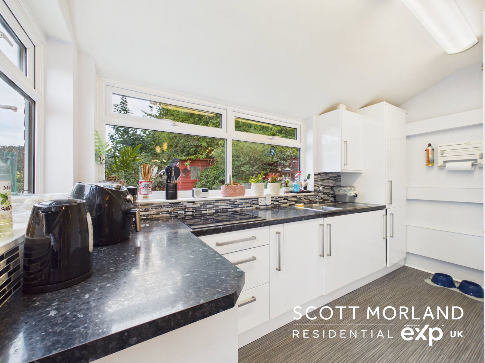 Semi Detached House for sale in Basingstoke, Mathias Walk, Basingstoke, RG22 4EQ