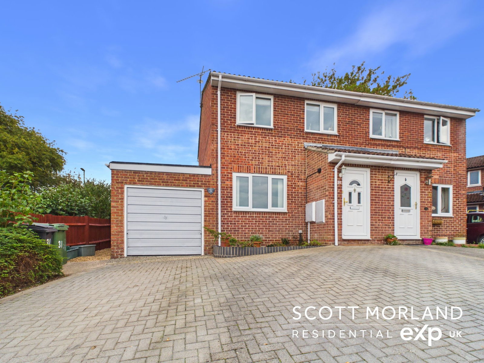 Semi Detached House for sale in Basingstoke, Mathias Walk, Basingstoke, RG22 4EQ