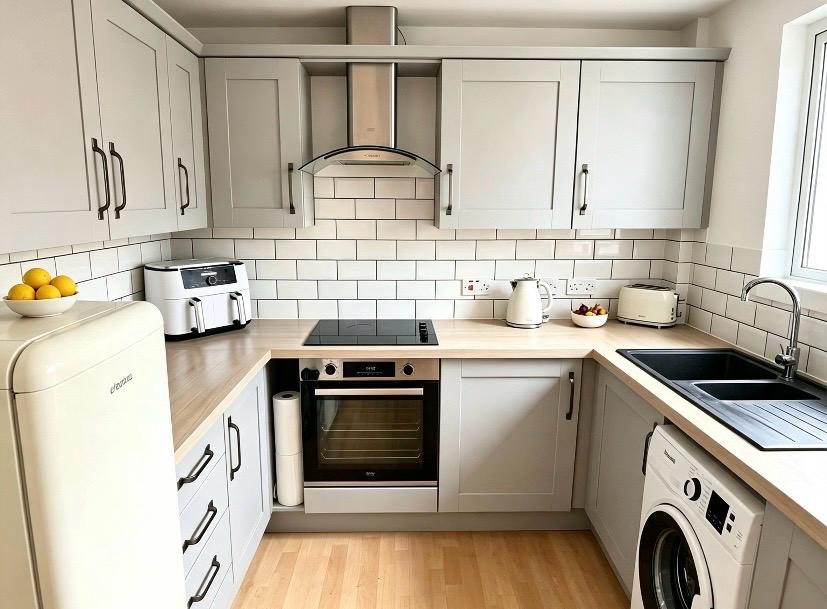 Semi Detached House for sale in Attleborough, Tummel Way, Attleborough NR17, 1056 m²