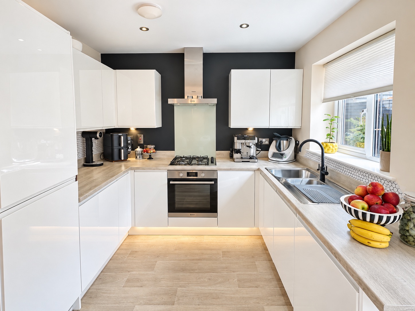 Semi Detached House for sale in ibstock, Satchwell place, Ibstock, LE67 6QN