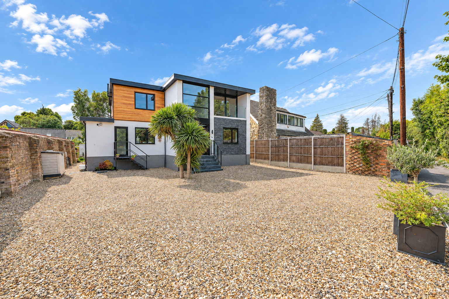 Detached House for sale in Staines-upon-thames, Hythe End Road, Wraysbury, TW19, 1630 m²