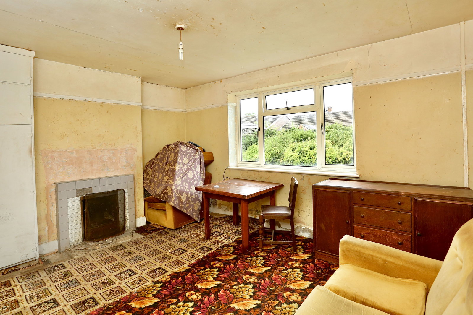 Semi Detached House for sale in Crickhowell, 59 Ffynnonau, Crickhowell, Powys, NP8 1DB