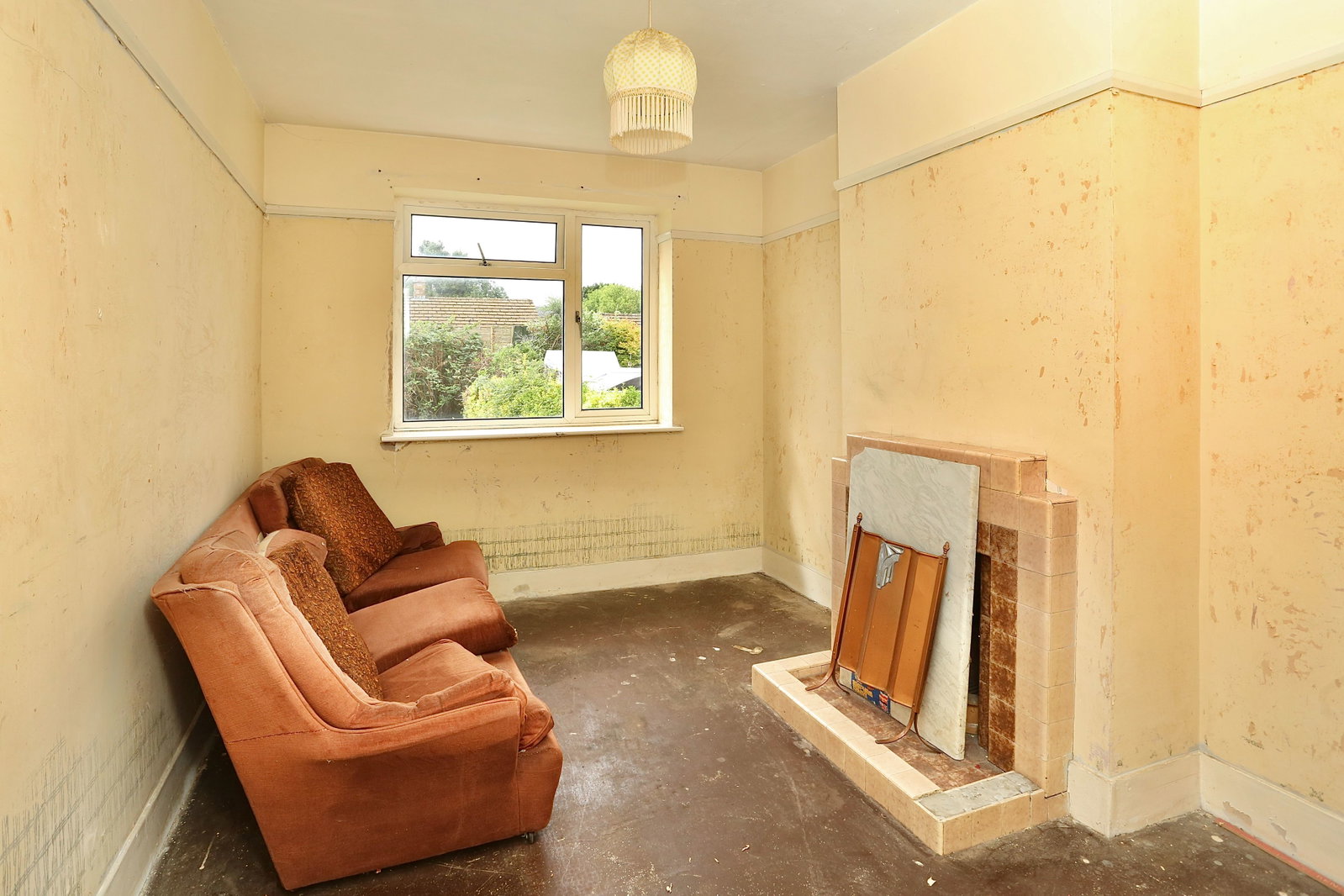 Semi Detached House for sale in Crickhowell, 59 Ffynnonau, Crickhowell, Powys, NP8 1DB