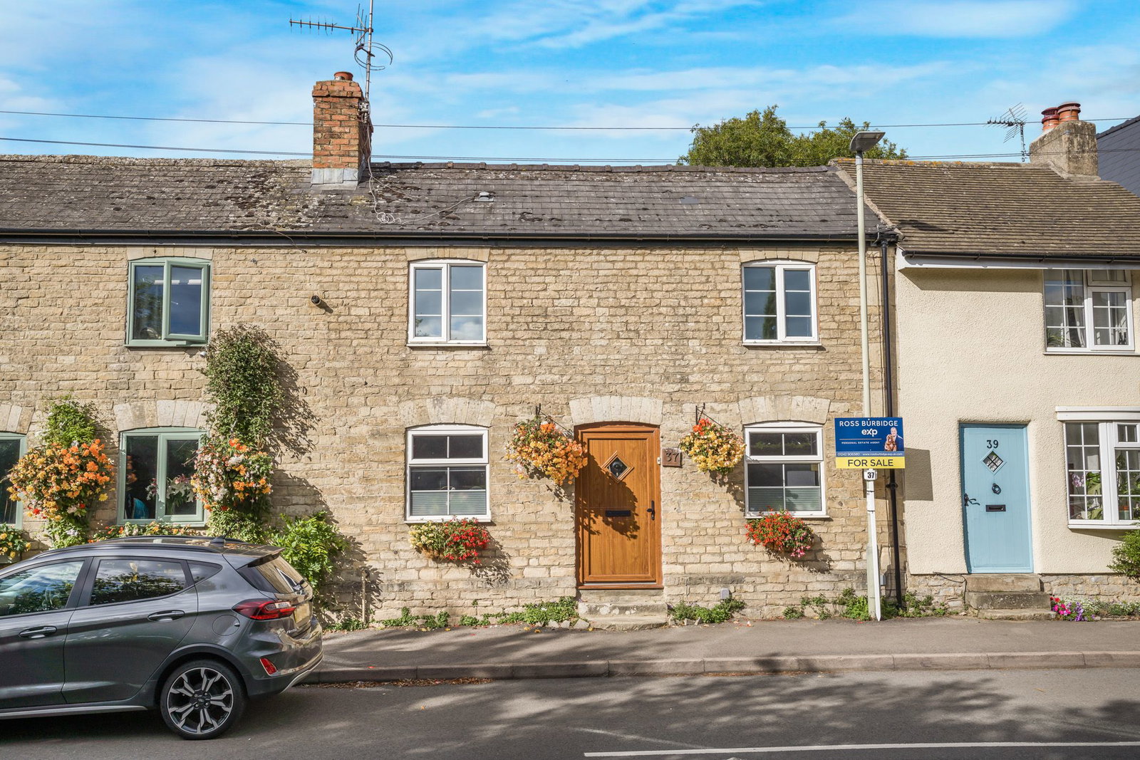 Terraced House for sale in Cheltenham, Station Road, Bishops Cleeve, Cheltenham, GL52