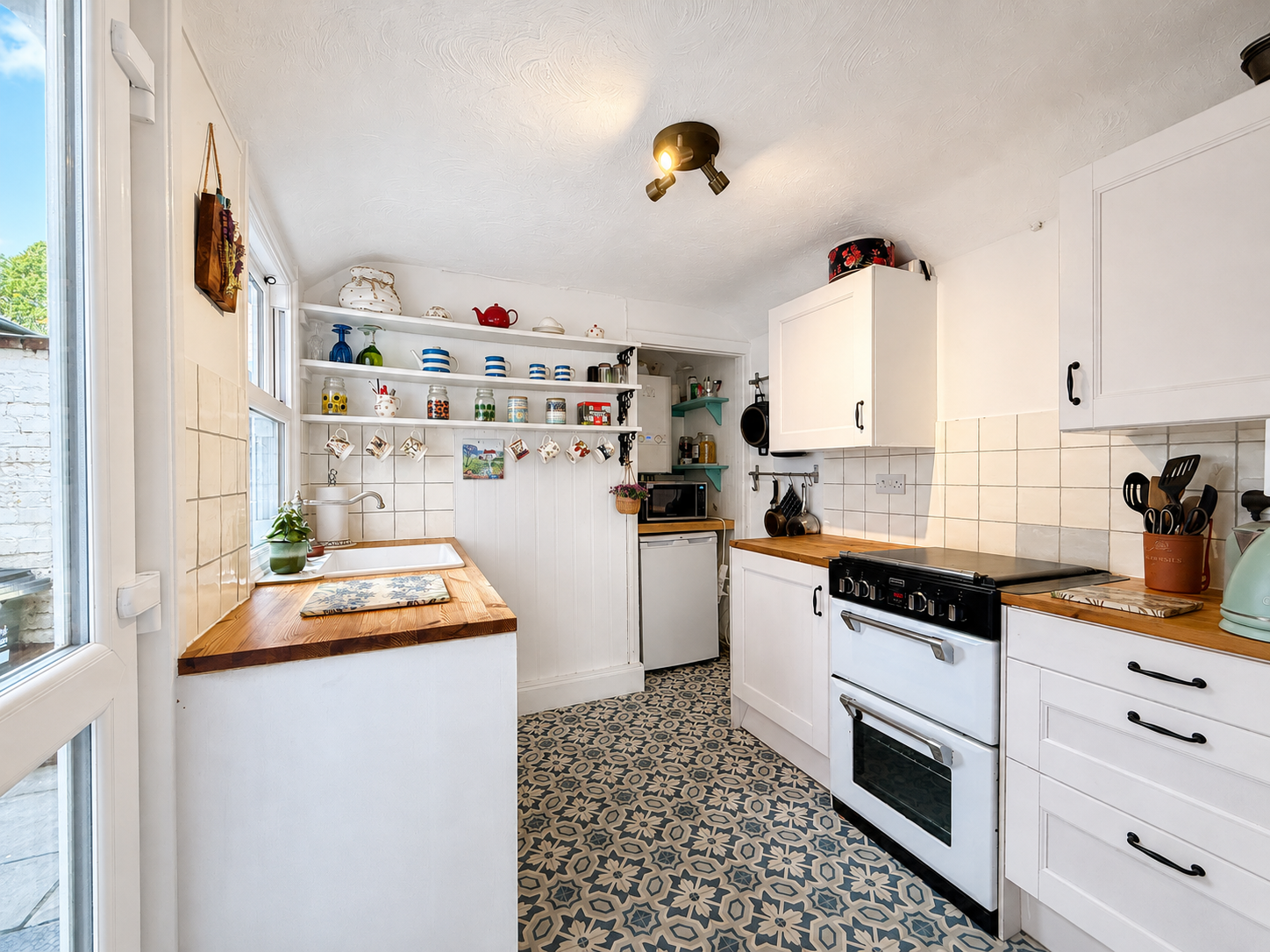 Terraced House for sale in Tiverton, Melbourne Street, Tiverton, EX16 5LB, 1033 m²