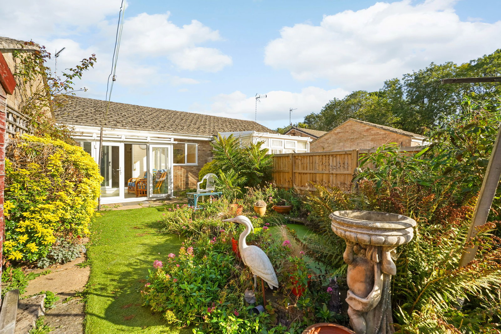 Semi Detached Bungalow for sale in Daventry, WOODFORD HALSE, Northamptonshire
