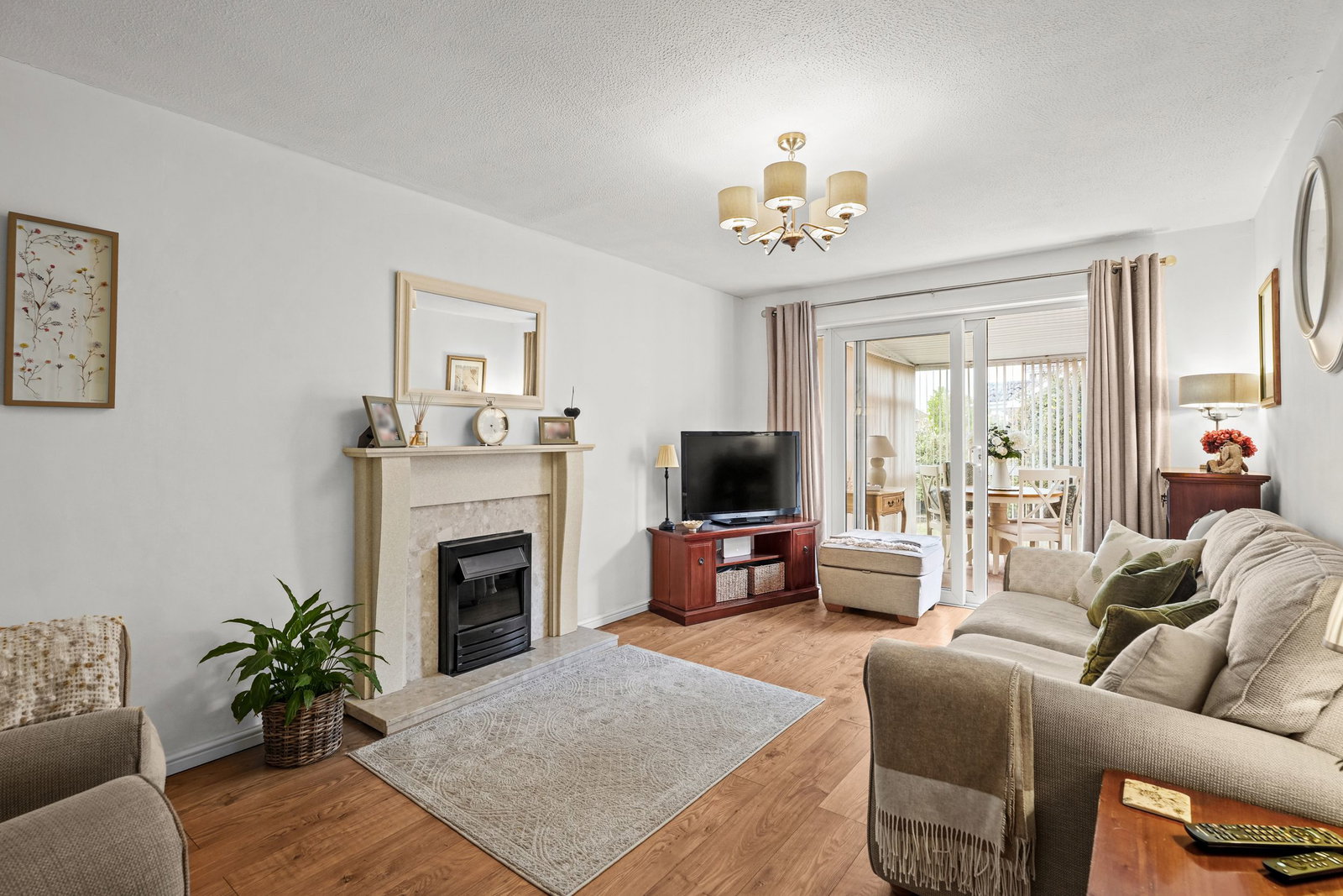 Bungalow for sale in Milton Keynes, Bradvue Crescent, Bradville, Milton Keynes, MK13 7AJ, 746 m²