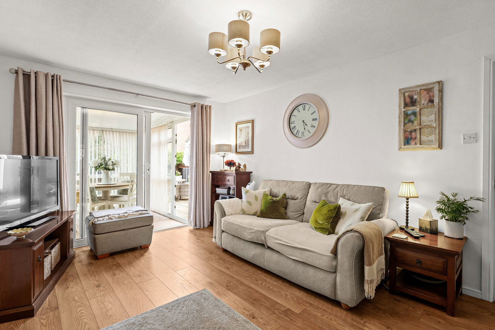 Bungalow for sale in Milton Keynes, Bradvue Crescent, Bradville, Milton Keynes, MK13 7AJ, 746 m²