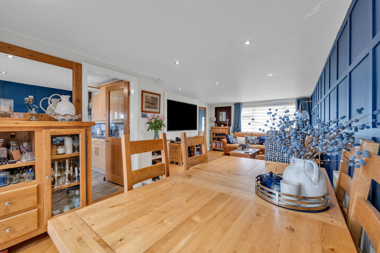 Semi Detached House for sale in Leicester, Farr Wood Close, Groby, LE6 0FX