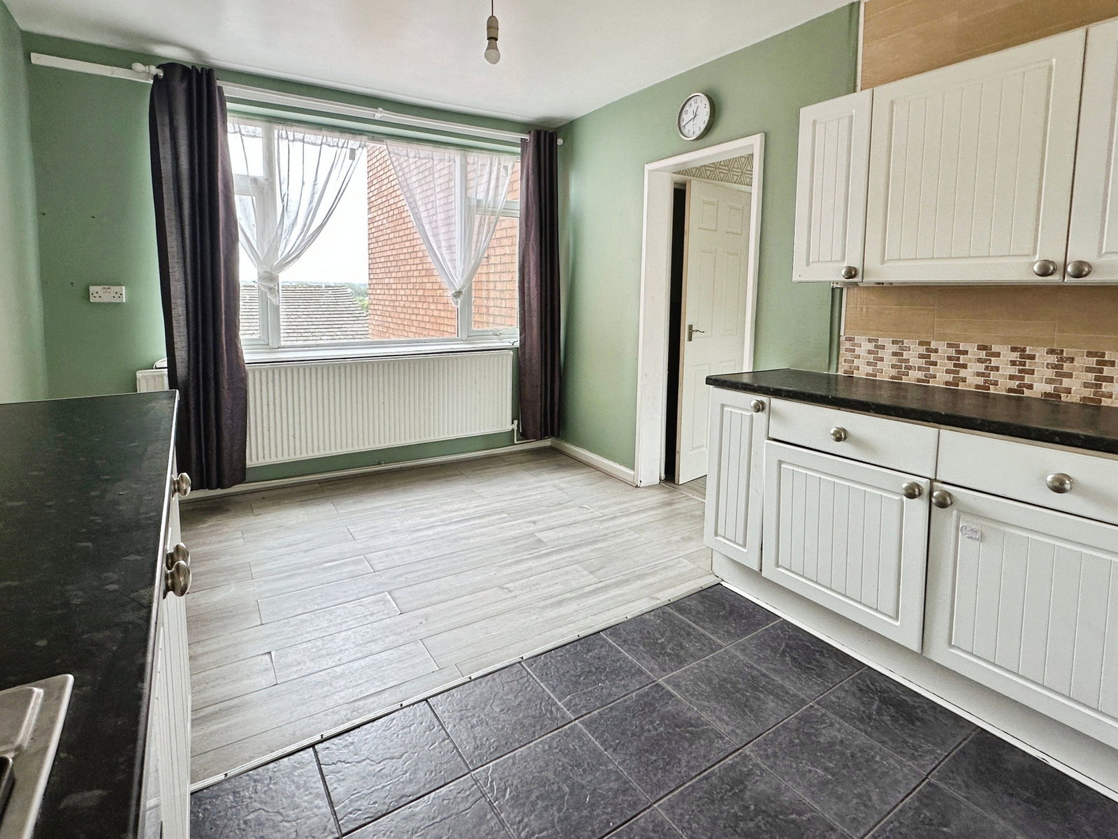 Semi Detached House for sale in Leicester, 4 Chilcombe Close, Leicester, LE4 2FP