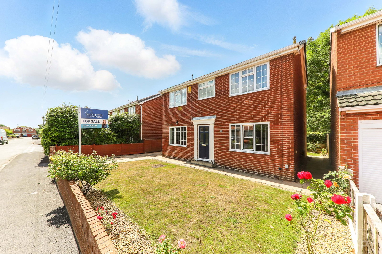 Detached House for sale in Pontefract, Langdale Drive, Low Ackworth, WF7
