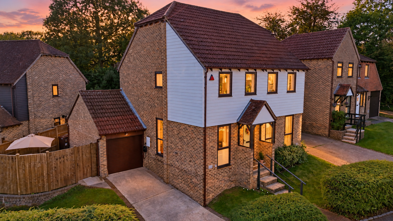 Semi Detached House for sale in Chatham, Iris Close, Walderslade Woods, Chatham, ME5 9QD, 767 m²
