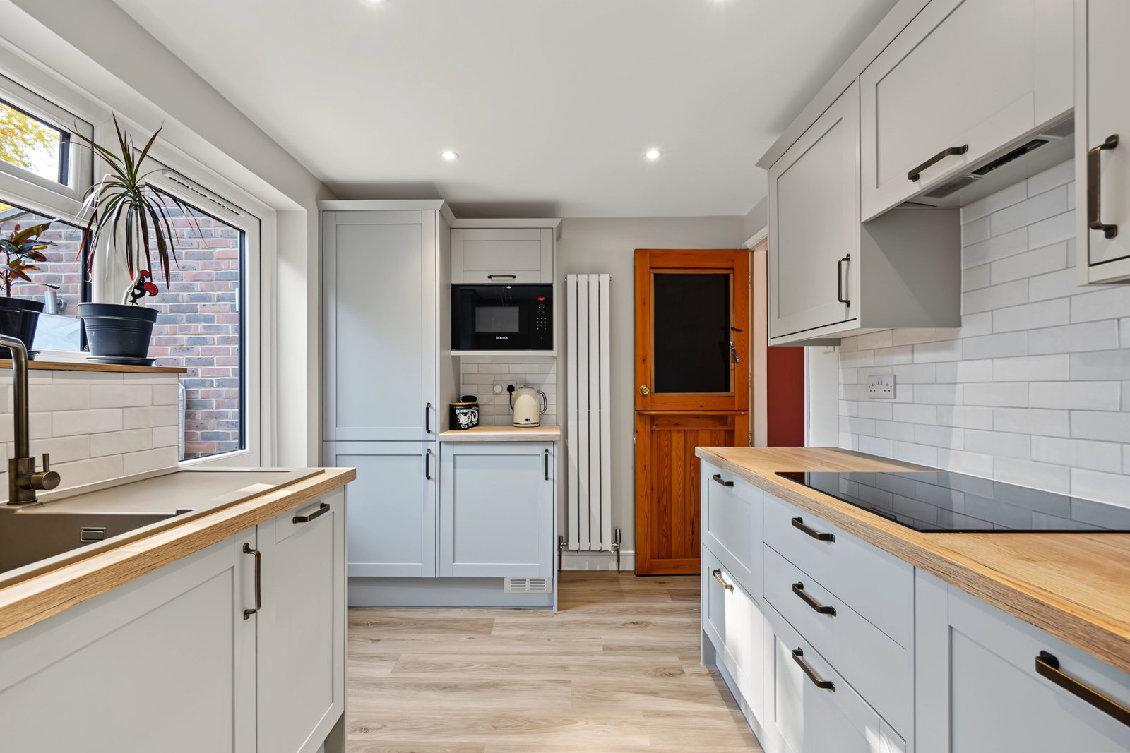 Semi Detached House for sale in Chatham, Iris Close, Walderslade Woods, Chatham, ME5 9QD, 767 m²
