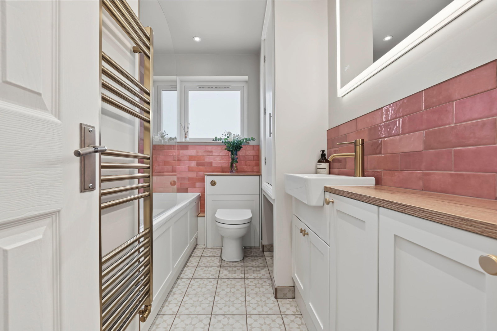 Semi Detached House for sale in Chatham, Iris Close, Walderslade Woods, Chatham, ME5 9QD, 767 m²