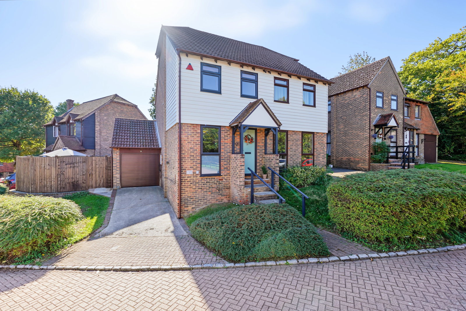 Semi Detached House for sale in Chatham, Iris Close, Walderslade Woods, Chatham, ME5 9QD, 767 m²
