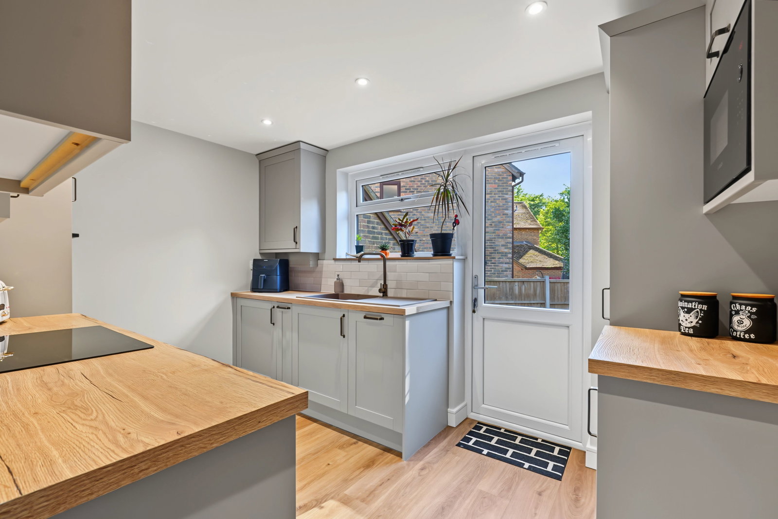 Semi Detached House for sale in Chatham, Iris Close, Walderslade Woods, Chatham, ME5 9QD, 767 m²