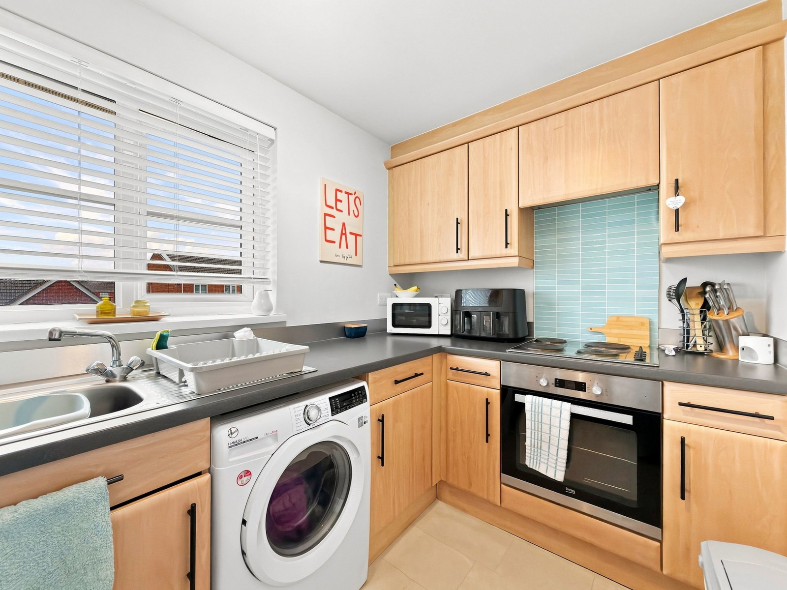 Flat for sale in Caerphilly, Small Meadow Court, Caerphilly