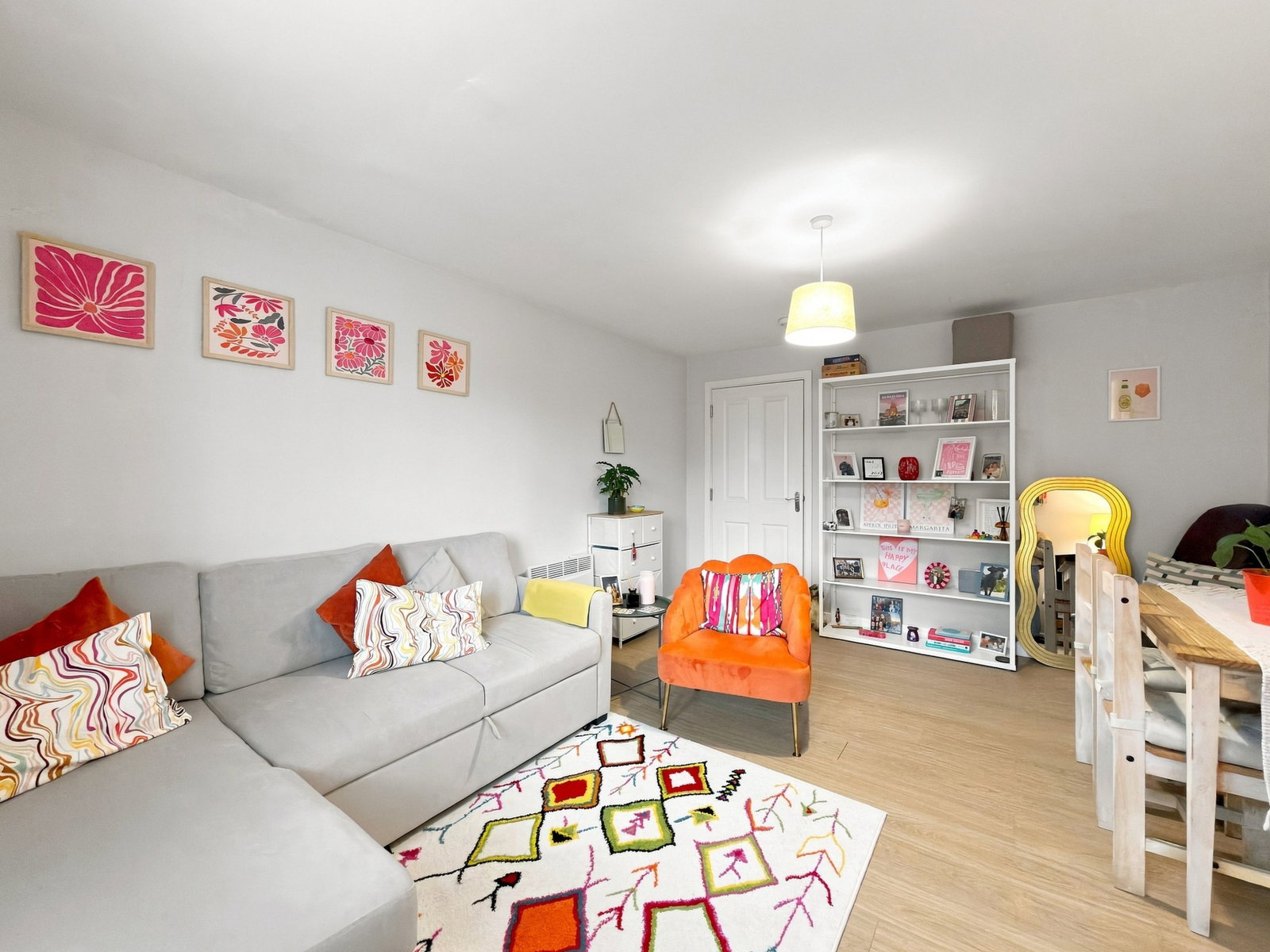 Flat for sale in Caerphilly, Small Meadow Court, Caerphilly