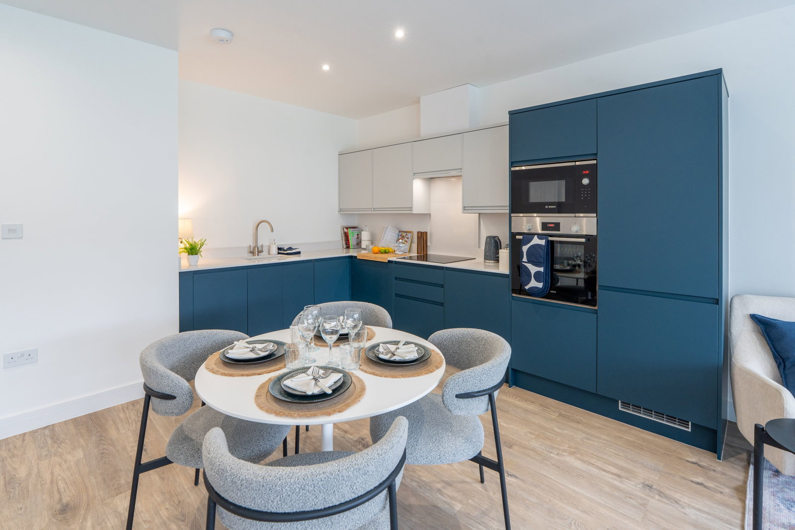Flat for sale in Thame, Wellington Street, Thame, Oxfordshire, OX9 3WT, 737 m²