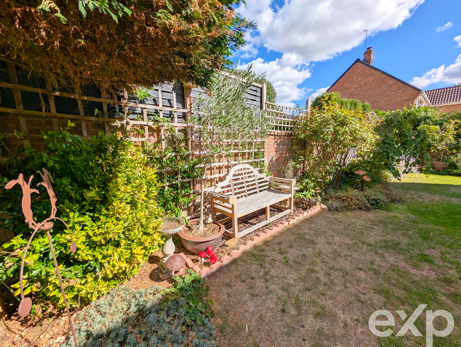 Detached House for sale in Maidstone, Bentlif Close, Maidstone, ME16 0EH, 2423 m²