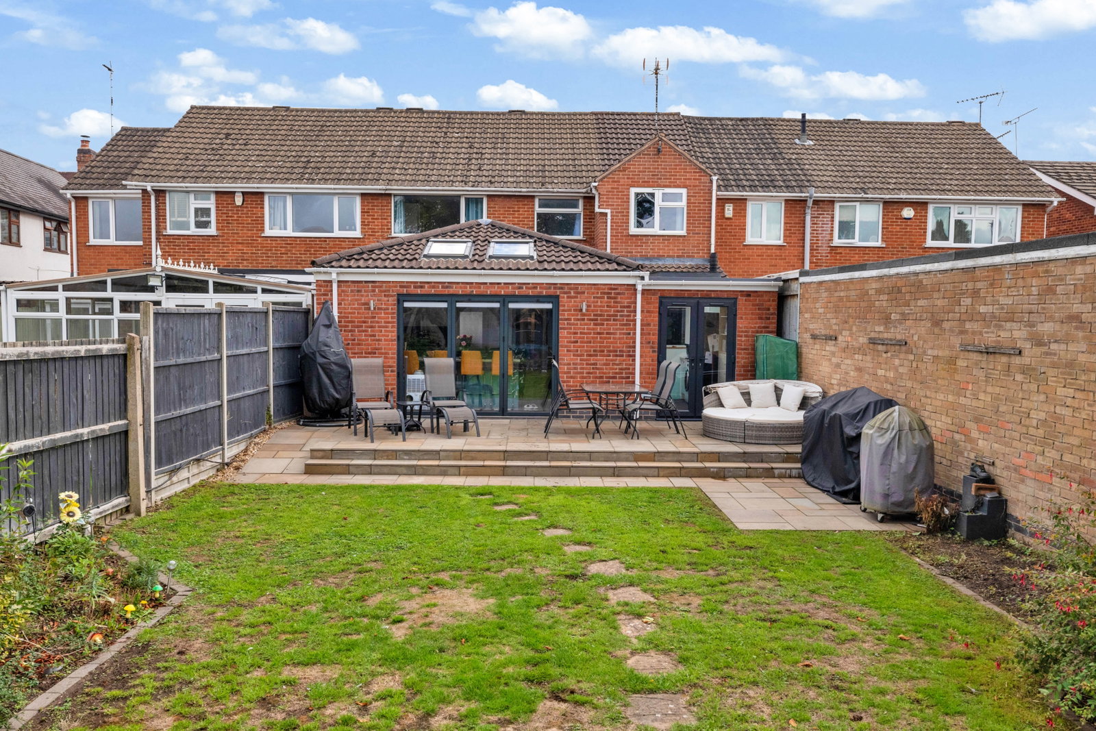 Semi Detached House for sale in Leicester, High Street, Whetstone, Leicester, LE8, 1658 m²
