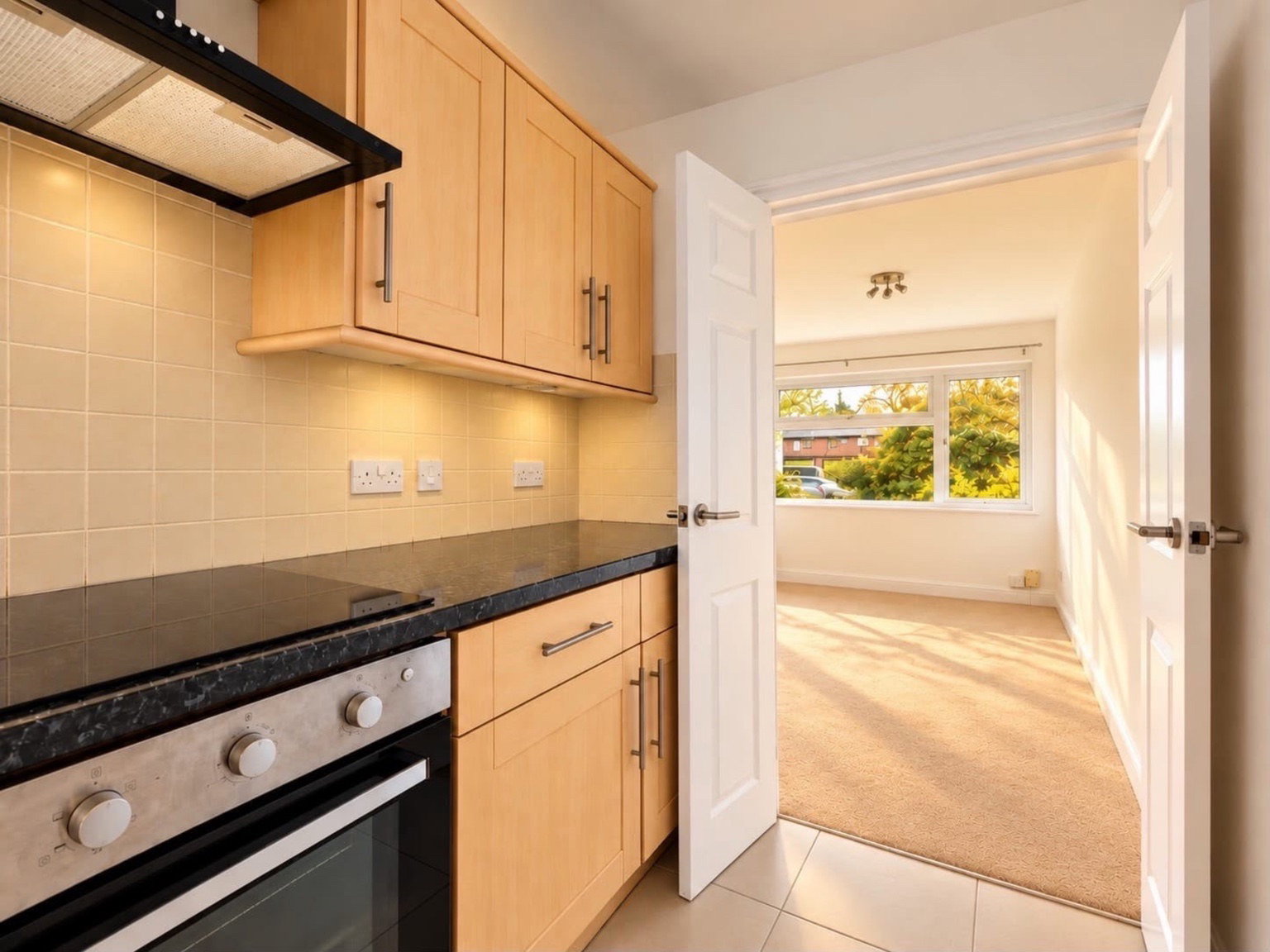 Flat for sale in Tadworth, Tadworth Street, Tadworth, KT20 5RD, 408 m²