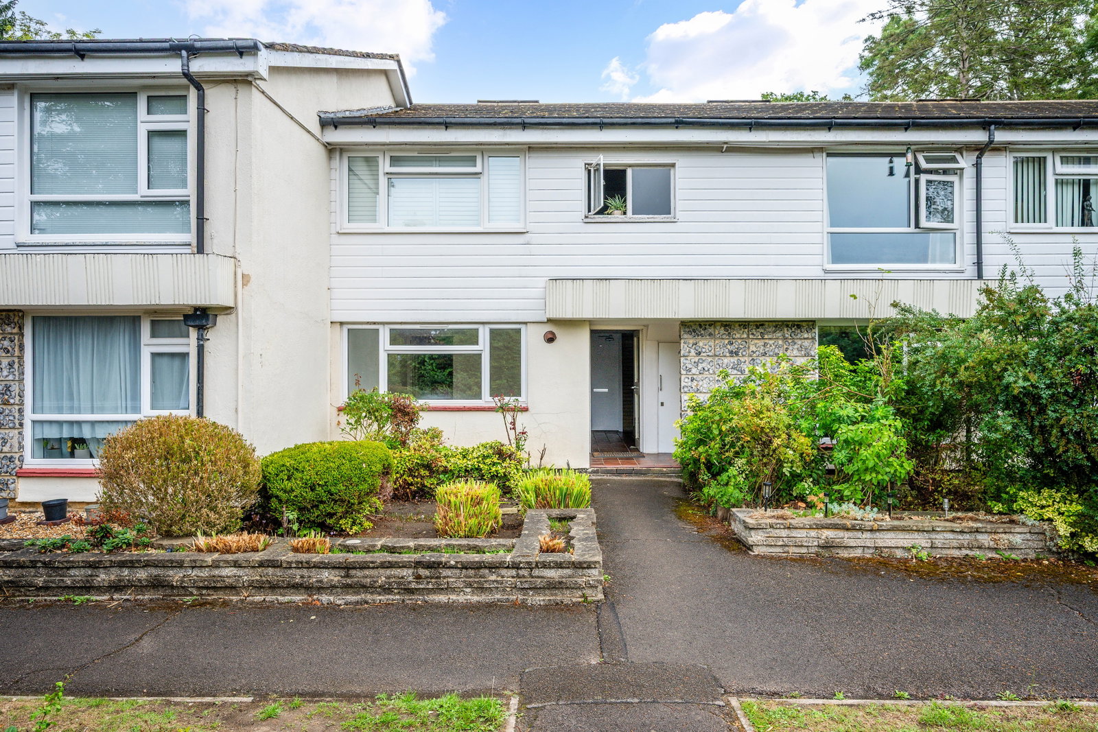 Flat for sale in Tadworth, Tadworth Street, Tadworth, KT20 5RD, 408 m²