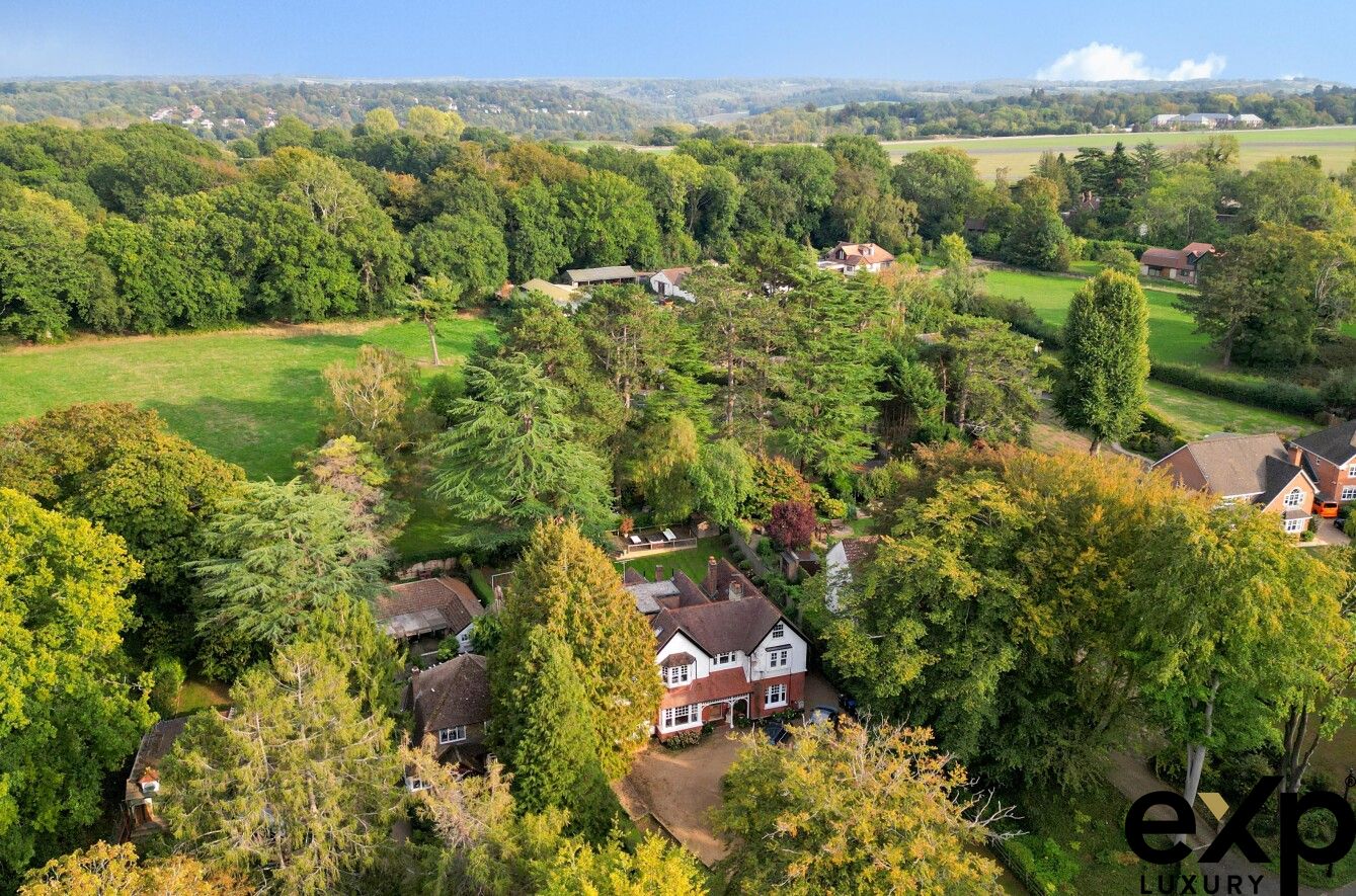 Detached House for sale in Kenley, Welcomes Road, Kenley, CR8, 4870 m²