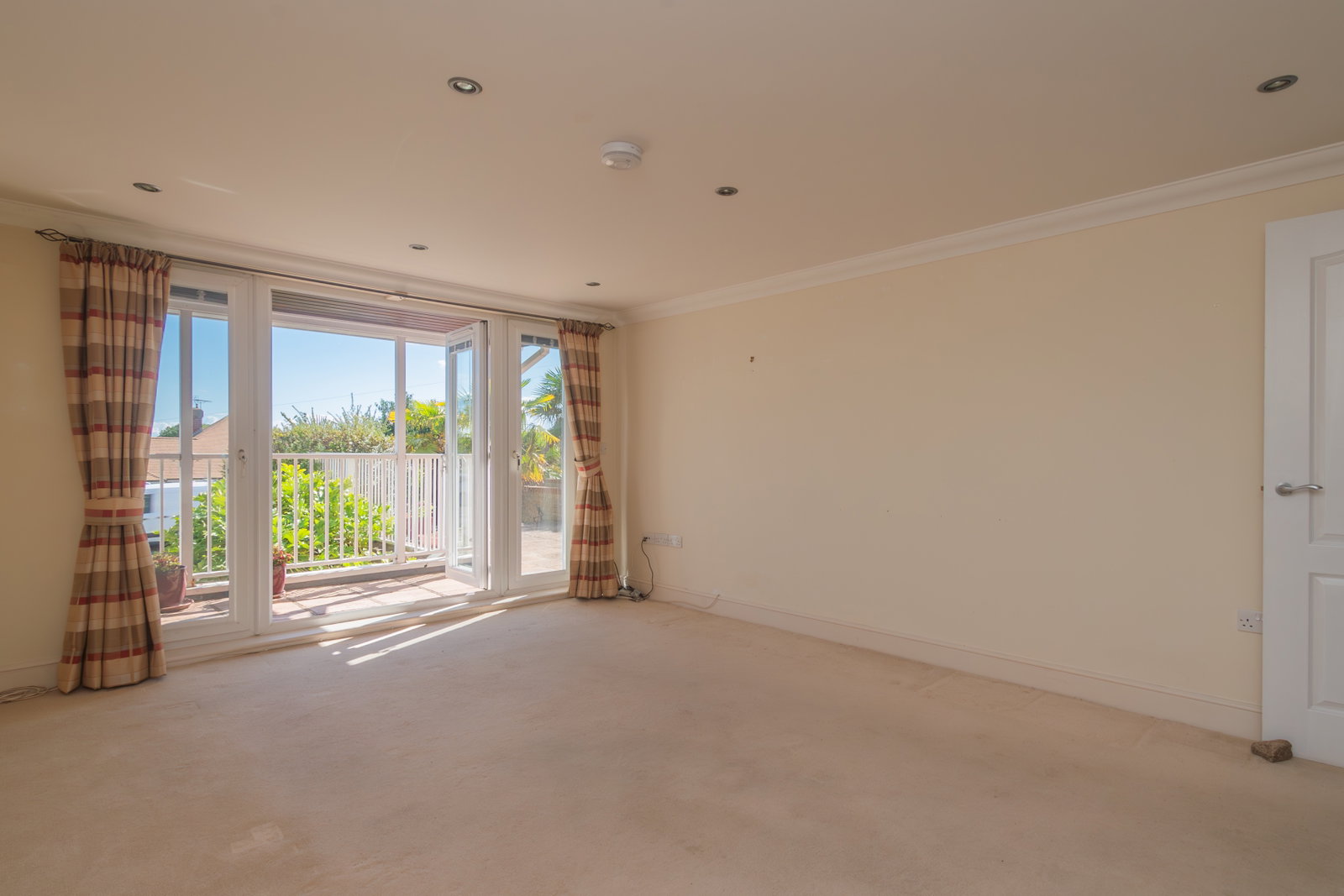 Flat for sale in Broadstairs, Dumpton Park Drive, Broadstairs, CT10 1RT