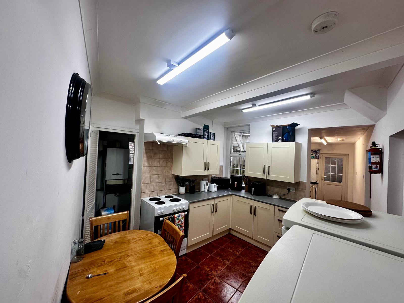 End Of Terrace House for sale in Swansea, Osborne Terrace, Brynmill, Swansea, 1485 m²