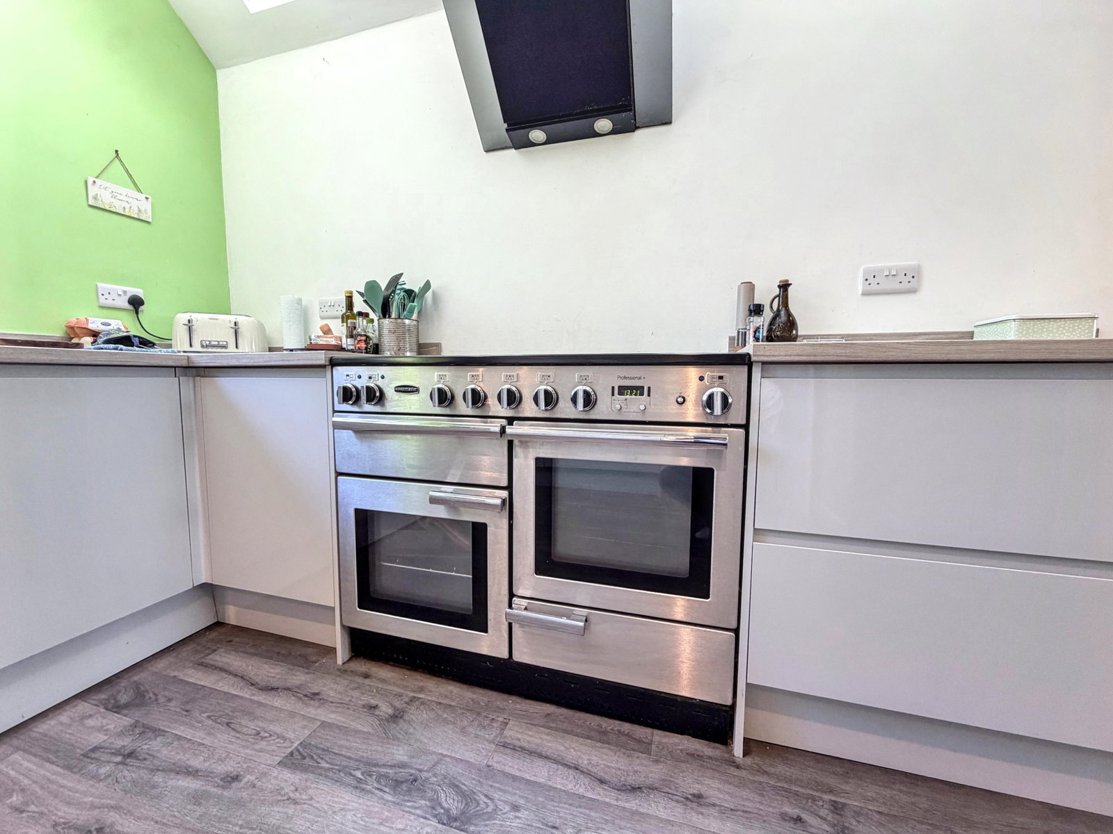 Semi Detached House for sale in Tunbridge Wells, Goudhurst Road, Lamberhurst, Tunbridge Wells, TN3 8AG, 1511 m²