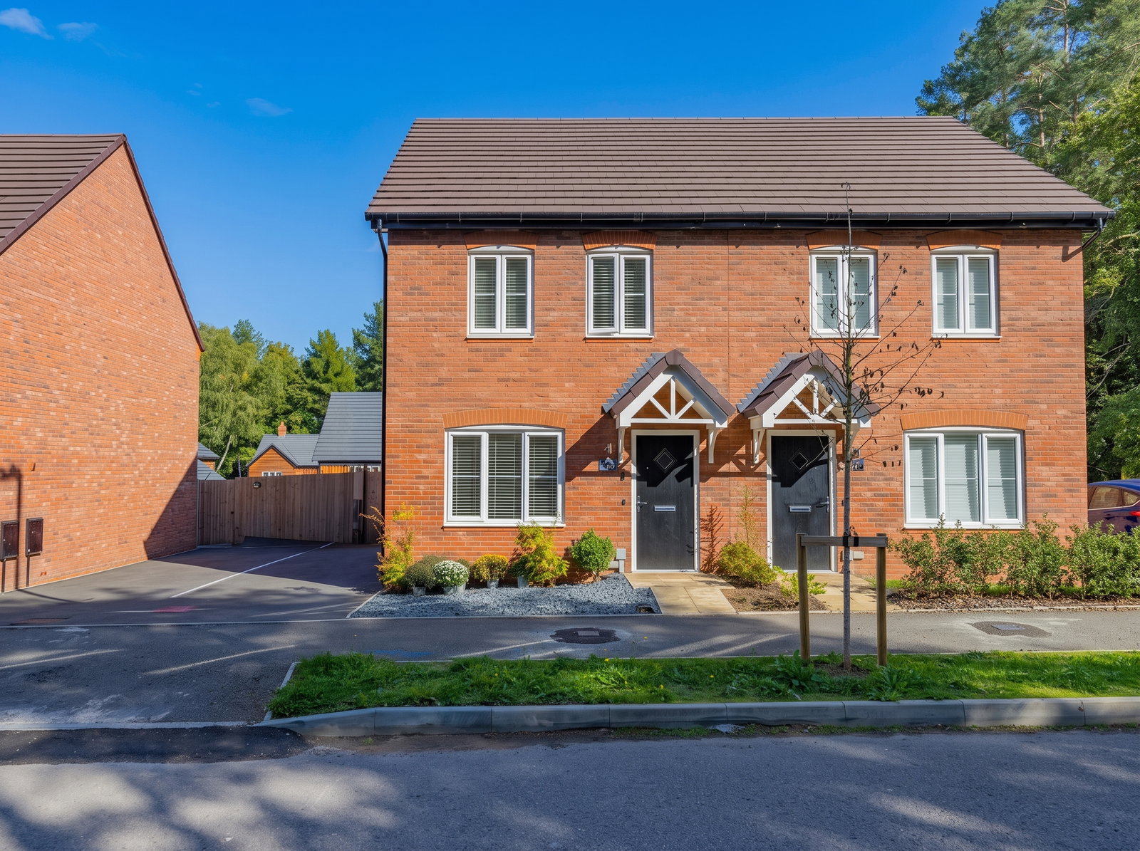 Semi Detached House for sale in Kidderminster, Lea Castle Drive, Lea Castle, Kidderminster, DY10 3FP