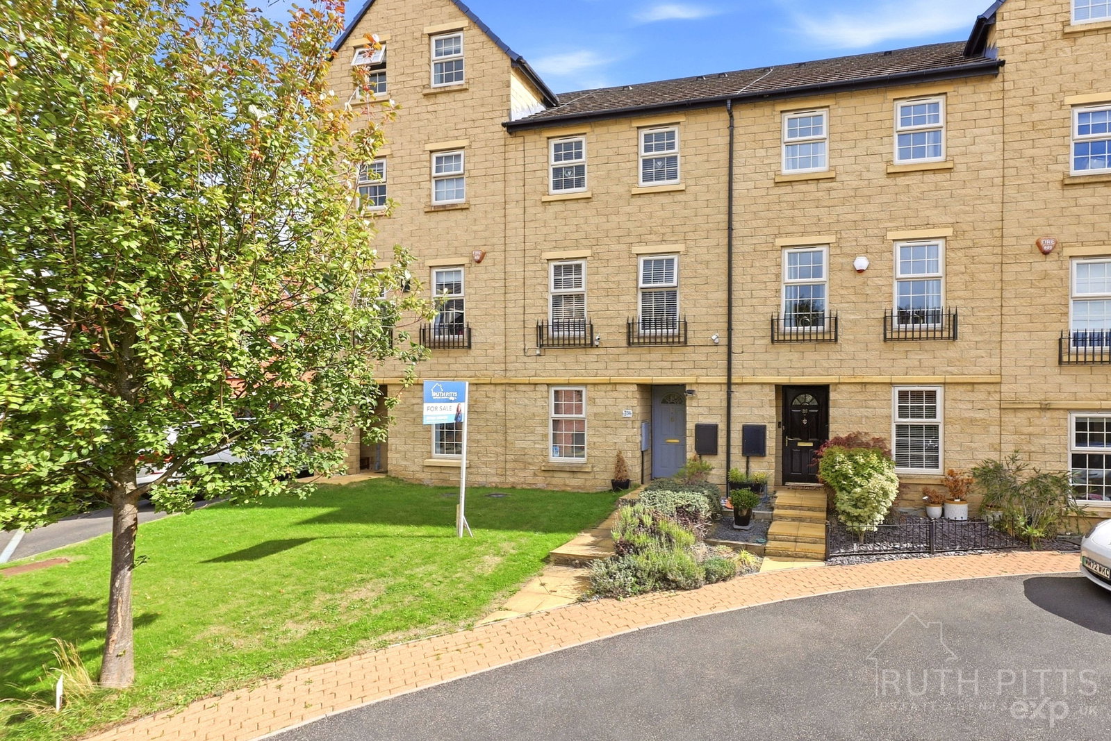 Terraced House for sale in Pontefract, Madison Close, Ackworth, WF7